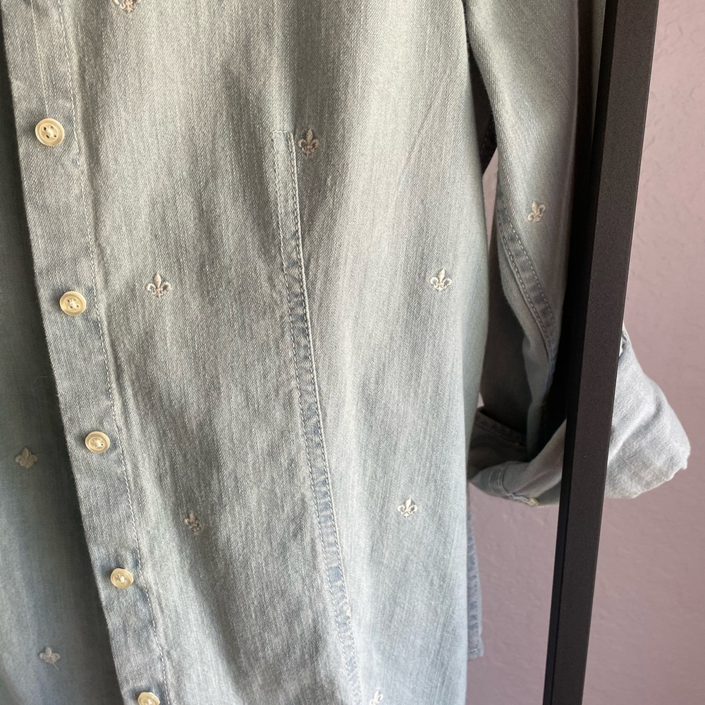 Talbots Button Down - Picture 4 of 7